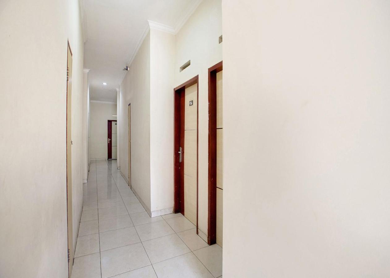 Oyo 2554 Hotel Arimbi Lama Dewi Sartika باندونج المظهر الخارجي الصورة